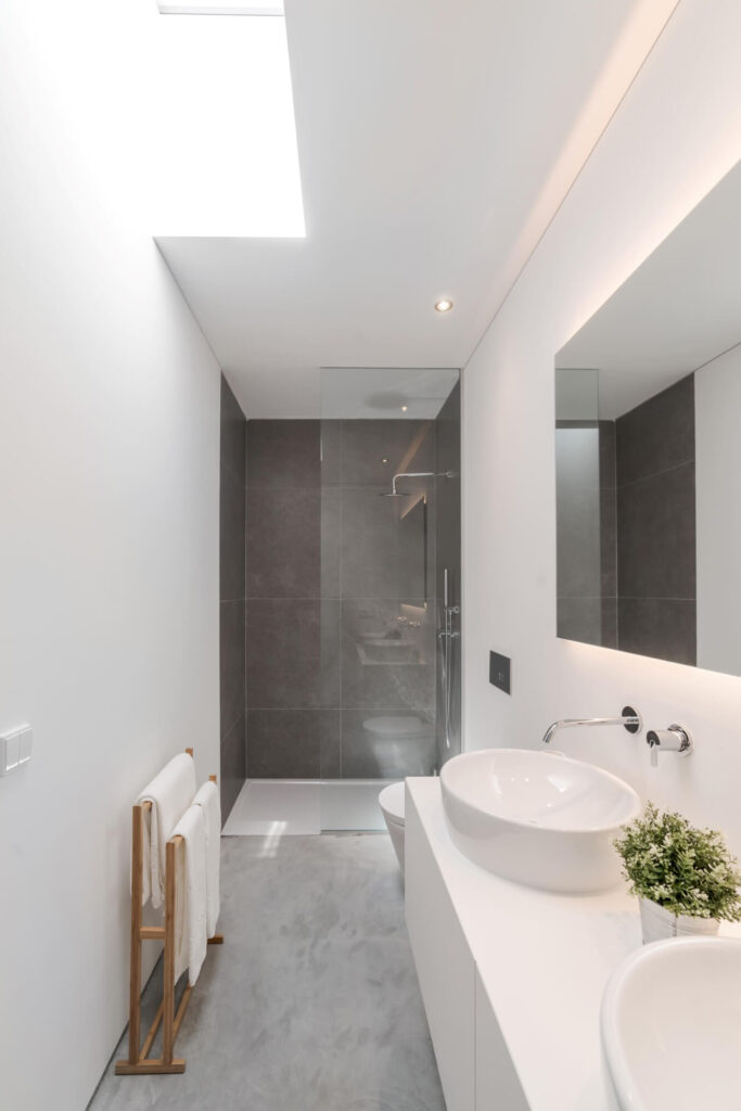 rev-bathroom-inside-modern-villa-house-2023-11-27-05-23-21-utc.jpg