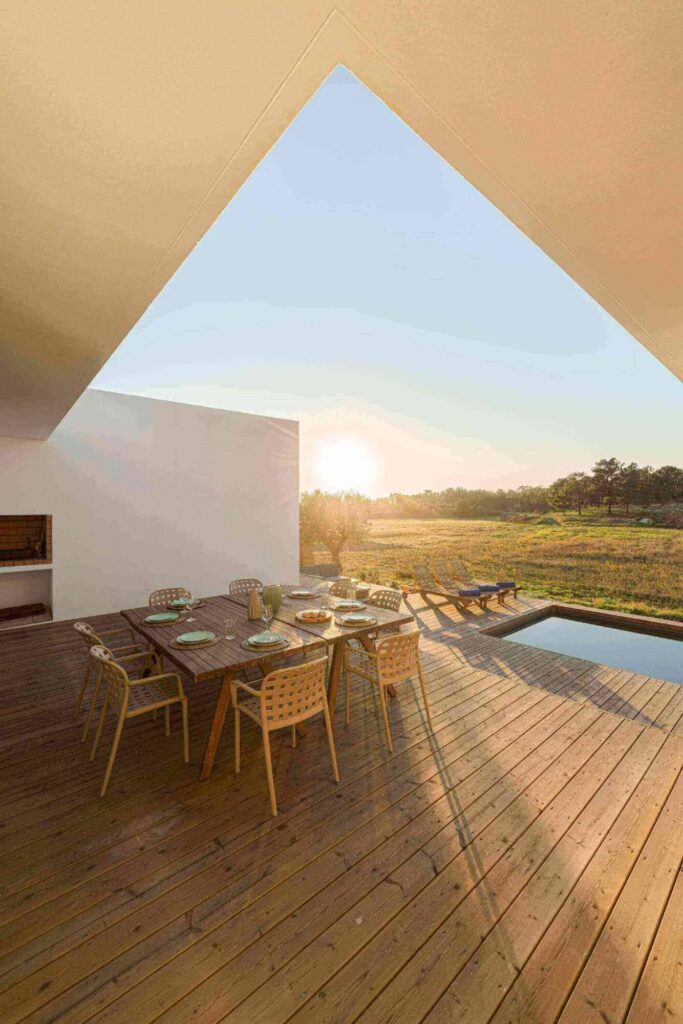 rev-dinner-table-setting-in-modern-villa-terrace-2023-11-27-05-36-52-utc.jpg